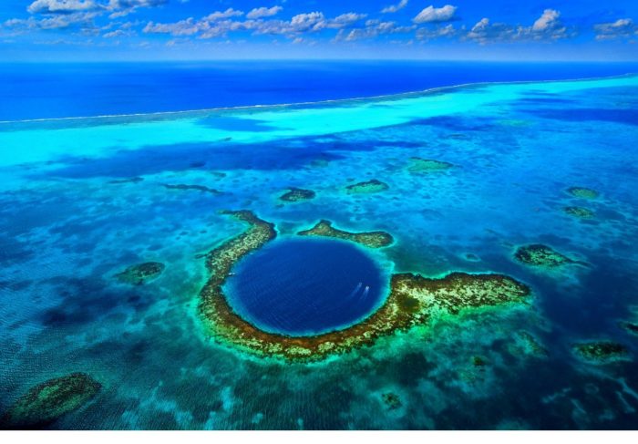 Belize, Blue hole
